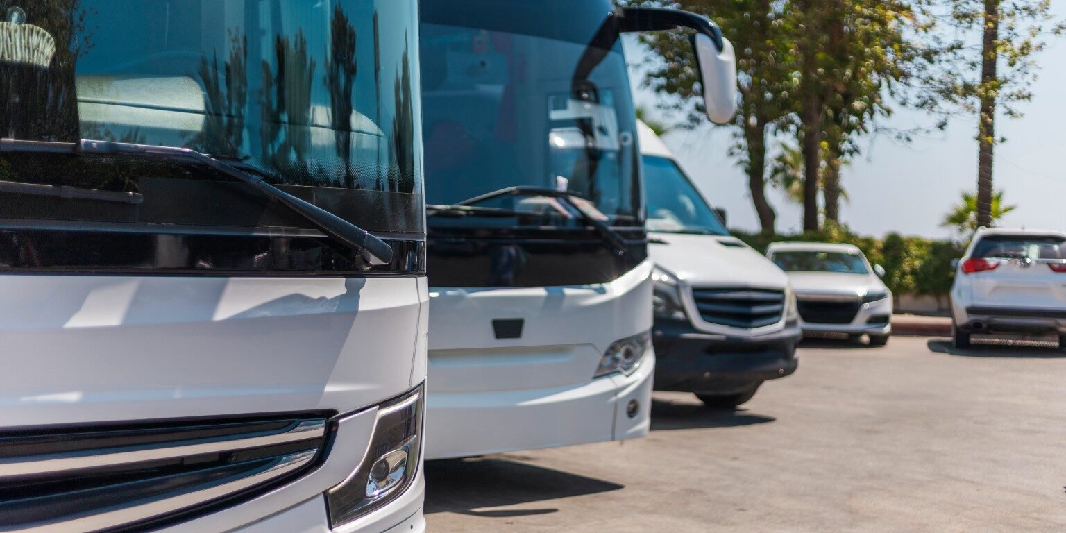 16-seater-bus-rental-img