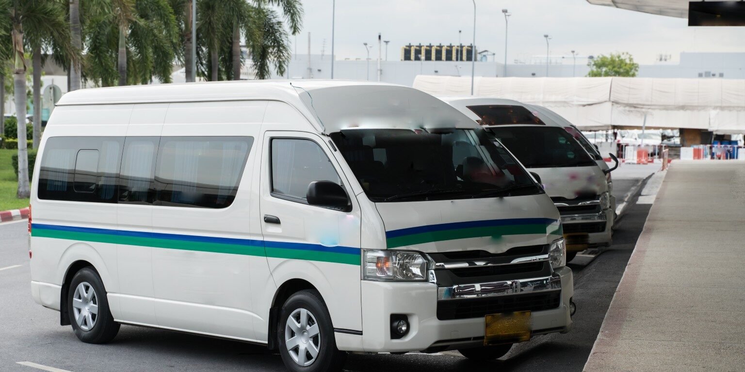 18-seater-van-rental-img